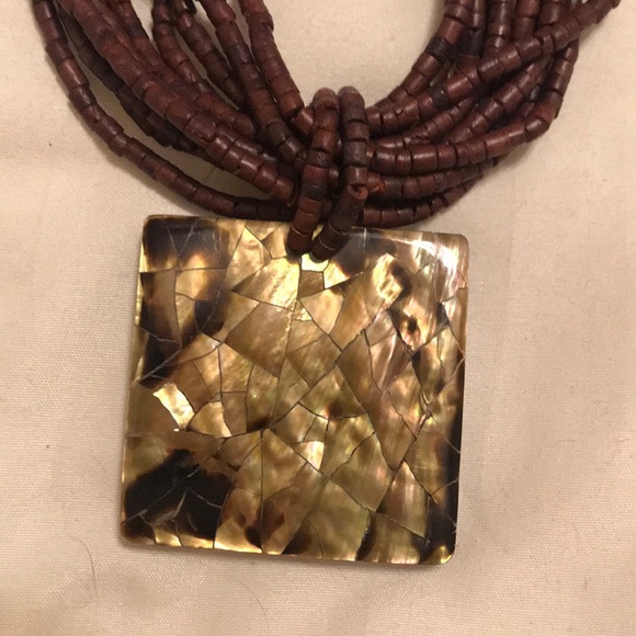 Beaded necklace - Picture 2 of 3